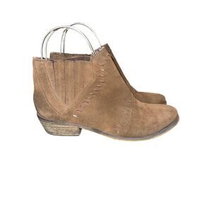 Women’s Ruff Hewn Brown Genuine Suede Ankle Boots. Size 10
